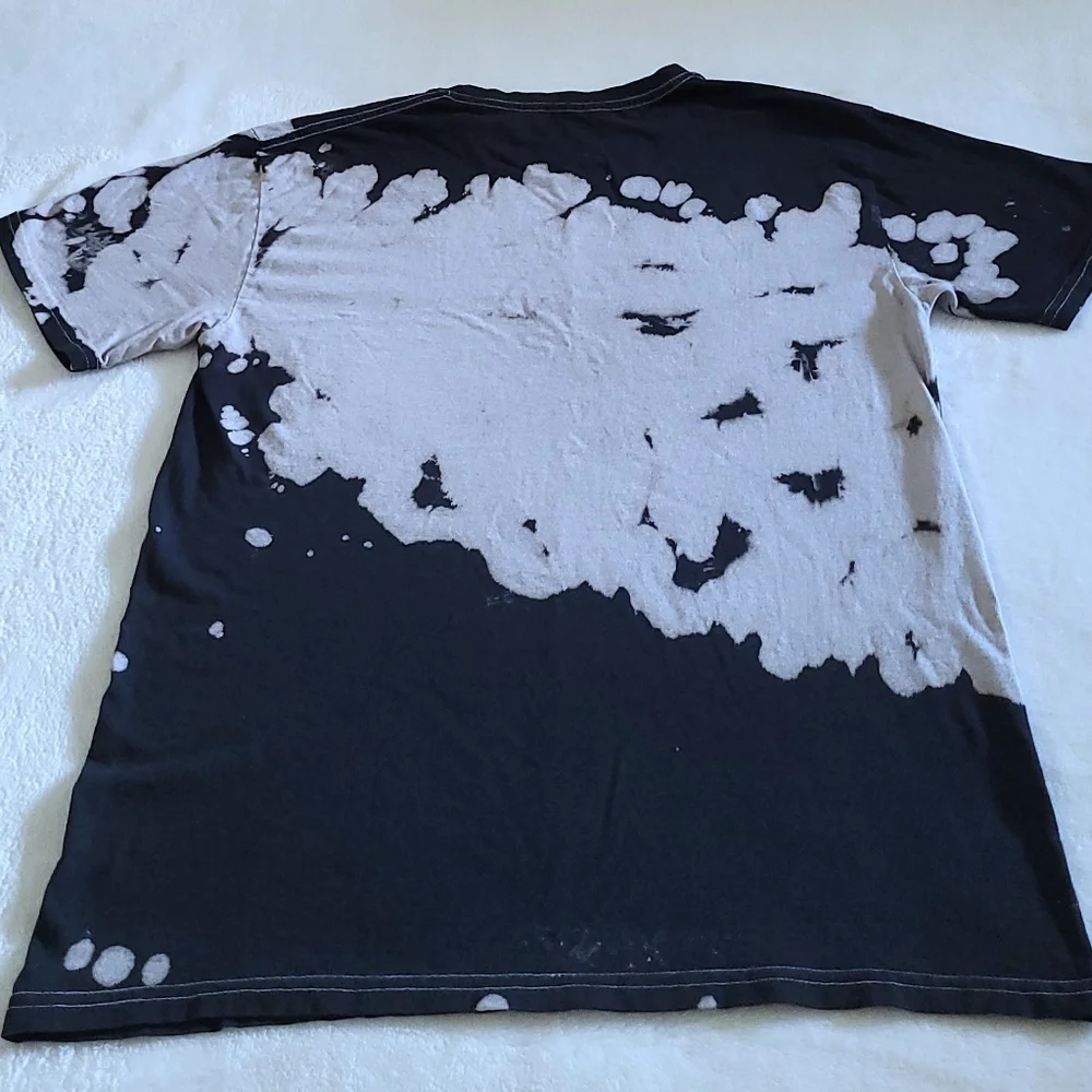 AC⚡DC Bleached "Back in Black"🖤 Graphic Tee👕 - NWOT - Picture 12 of 12